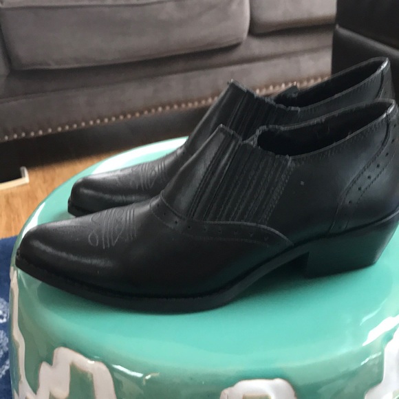 Brand New Leather Dingo Booties! NWT! - Picture 3 of 7